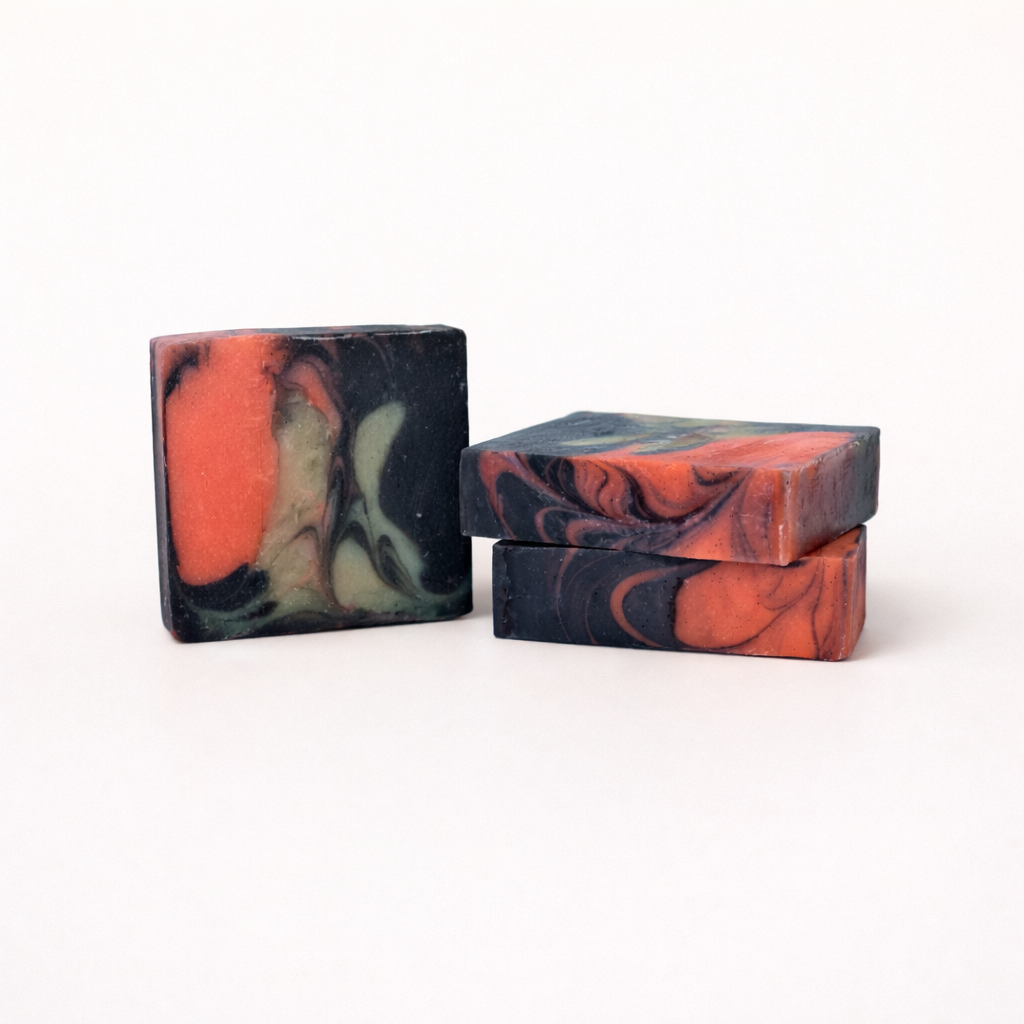 Aurora (Activated charcoal & Rose Clay)